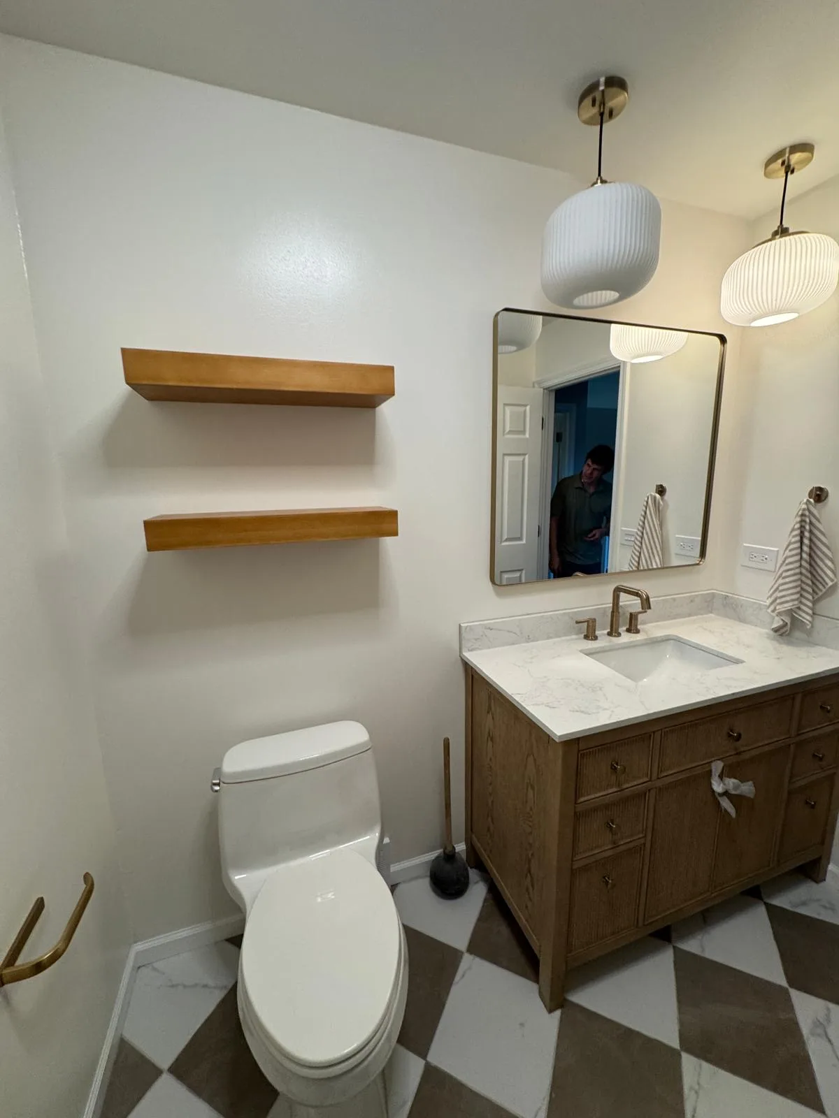 Checkerboard marble bathroom floor